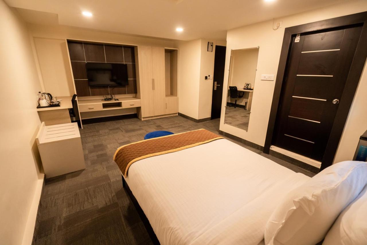 Royale Lalawi Hotel Āīzawl Екстериор снимка