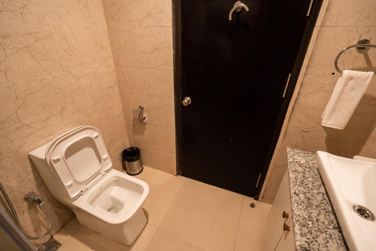 Royale Lalawi Hotel Āīzawl Екстериор снимка