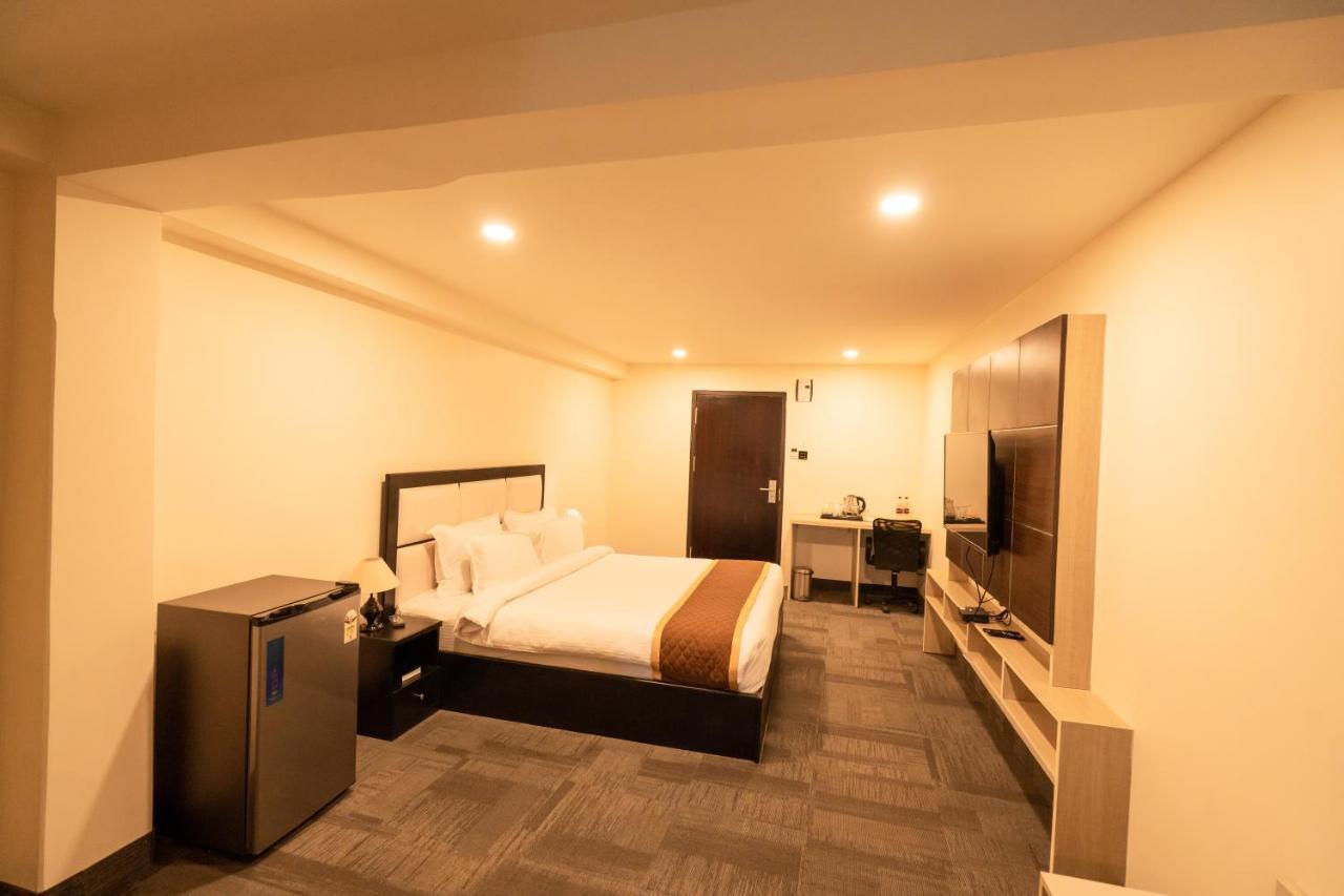 Royale Lalawi Hotel Āīzawl Екстериор снимка