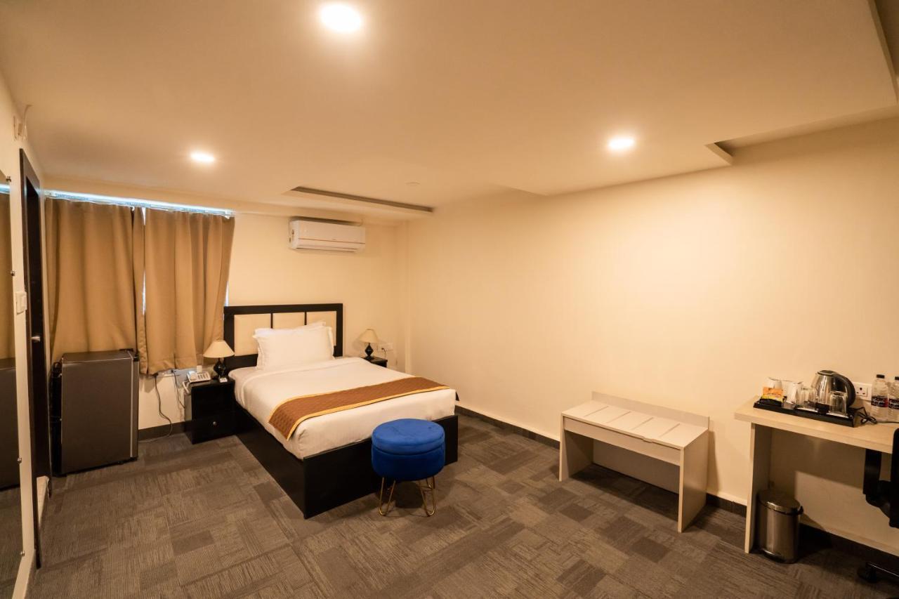 Royale Lalawi Hotel Āīzawl Екстериор снимка