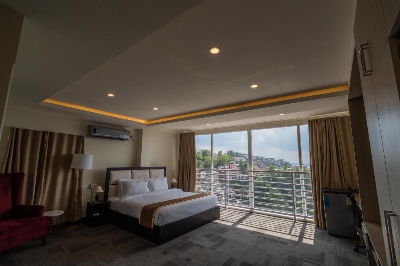 Royale Lalawi Hotel Āīzawl Екстериор снимка