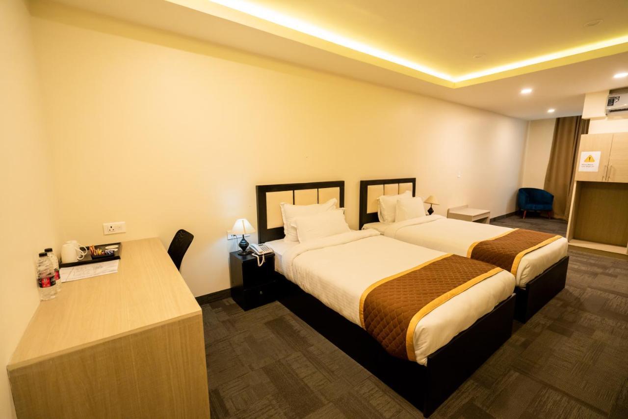 Royale Lalawi Hotel Āīzawl Екстериор снимка