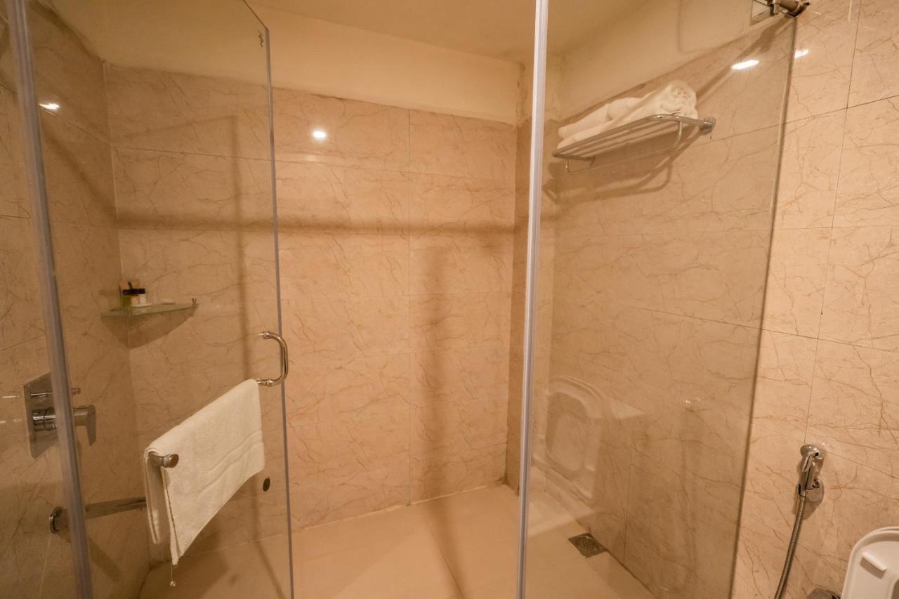 Royale Lalawi Hotel Āīzawl Екстериор снимка