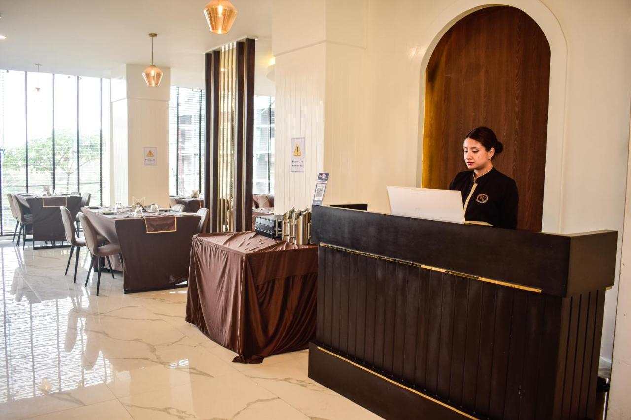 Royale Lalawi Hotel Āīzawl Екстериор снимка
